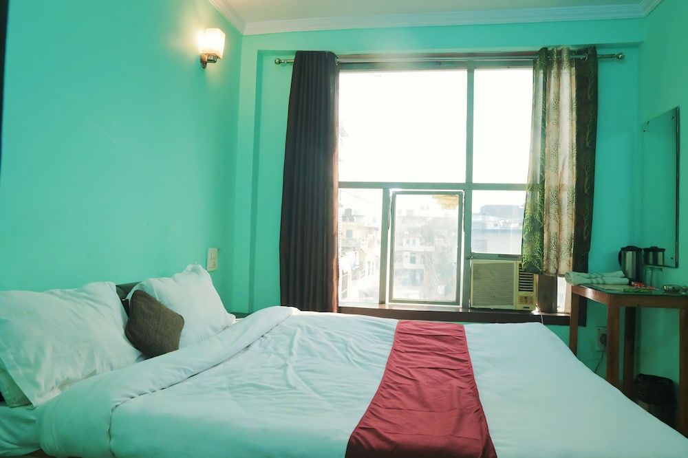 AC Deluxe Double Bed Room With City View