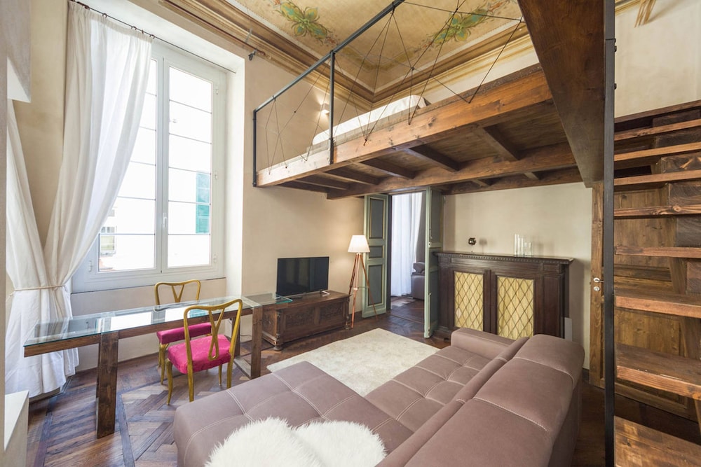 Luxury Studio Suite, 1 King Bed with Sofa bed, Non Smoking