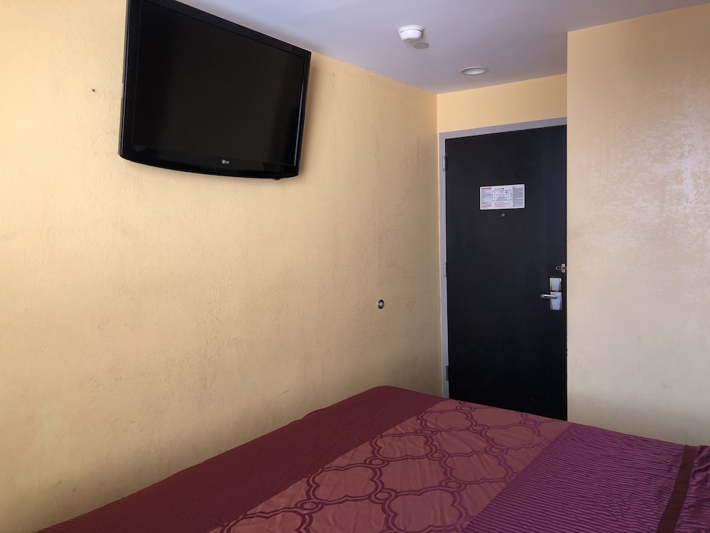 Single Room, 1 King Bed, Non Smoking - Photo 5