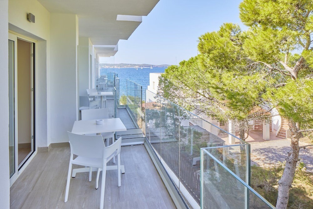 Suite, Balcony, Partial Sea View - Photo 1