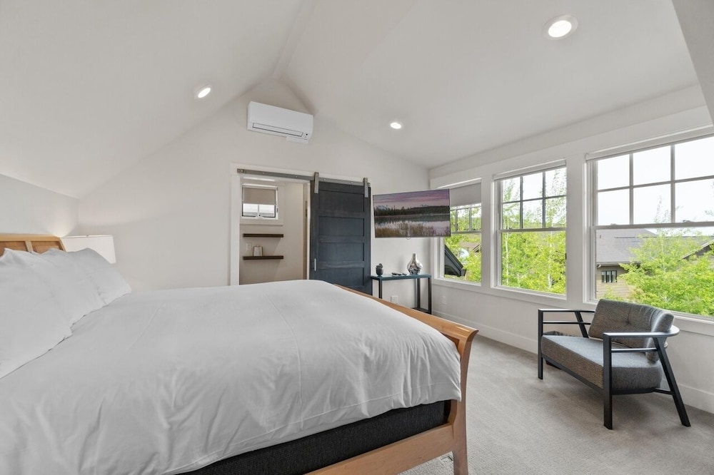 House, 5 Bedrooms