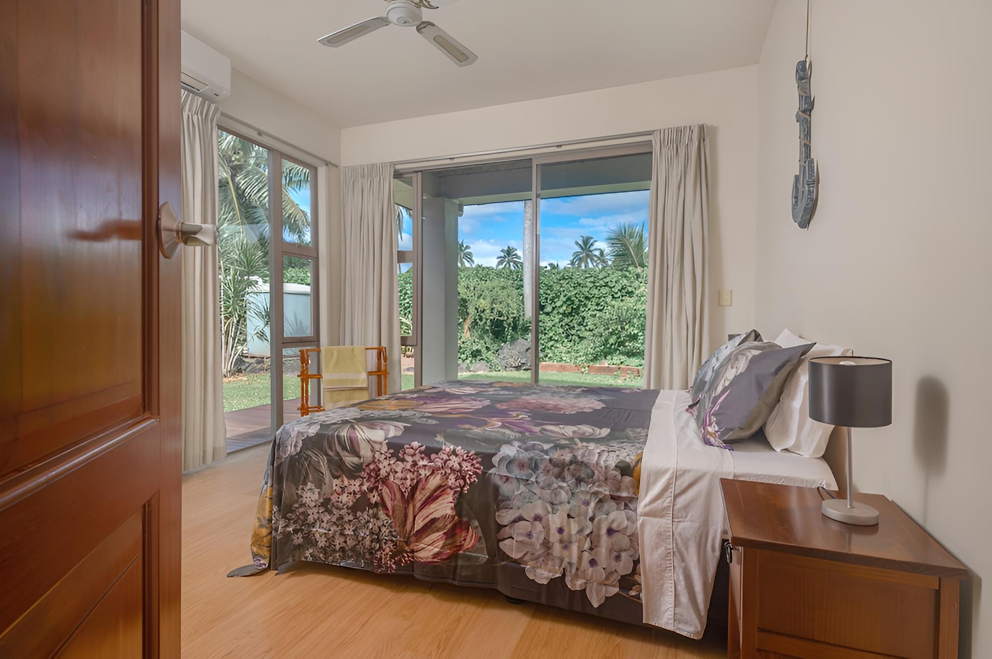 Luxury House photo 2