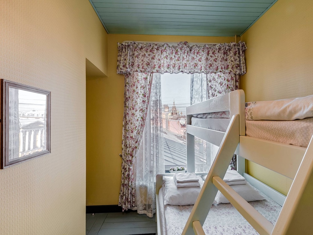 Superior Triple Room, Private Bathroom, City View photo 2