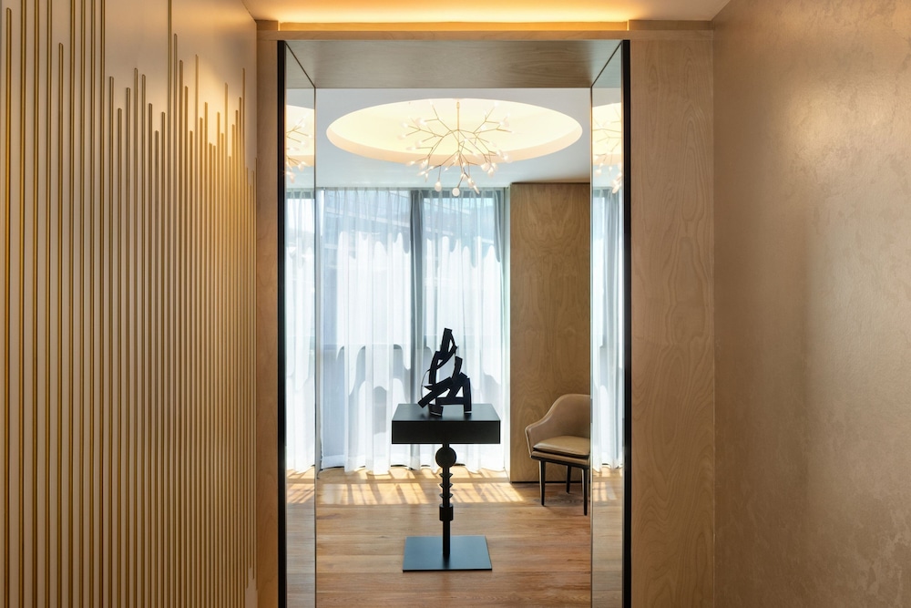 Signature Suite, Multiple Beds - Photo 6