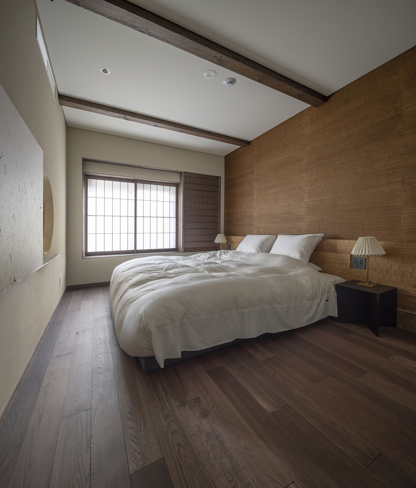 CAMPTON KIYOMIZU 8 (with wooden bathtub),King bed x1 for 2 people, Futon for the others photo 2
