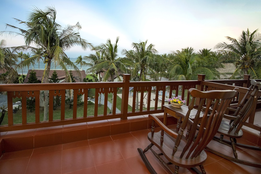 Superior Double or Twin Room, Partial Ocean View