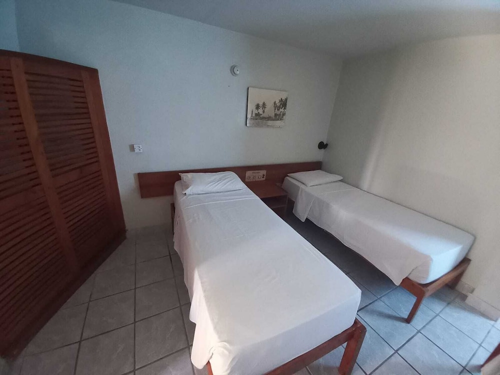 Standard Twin Room, 2 Twin Beds photo 3