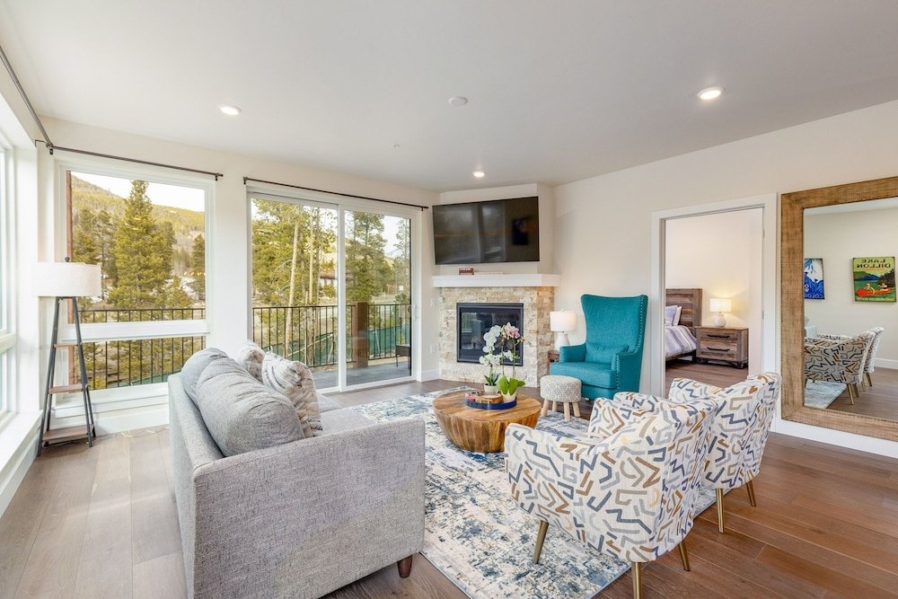 Condo, 2 Bedrooms