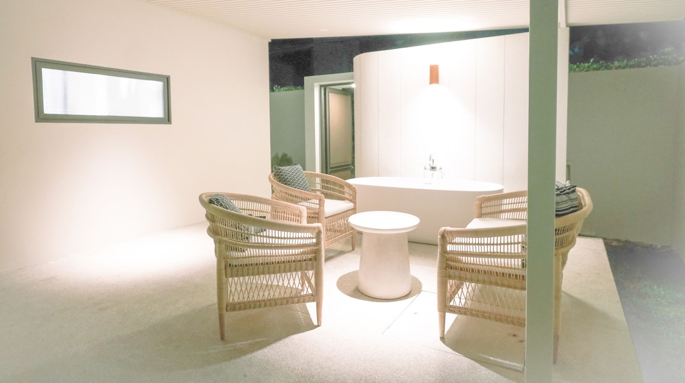 Premier Pool Villa (Roundtrip airport transfer) - Photo 9