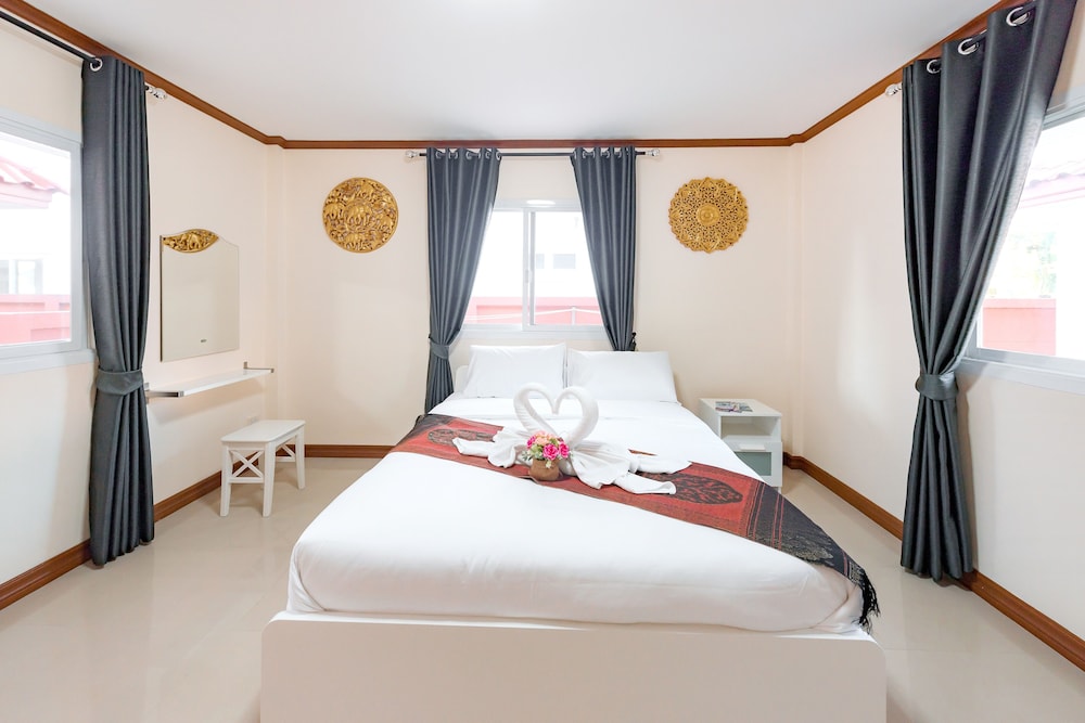Deluxe Queen Room With Sofa 2 Bedroom
