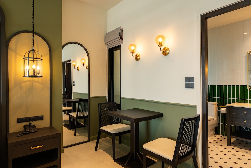 Deluxe Room - Photo 10