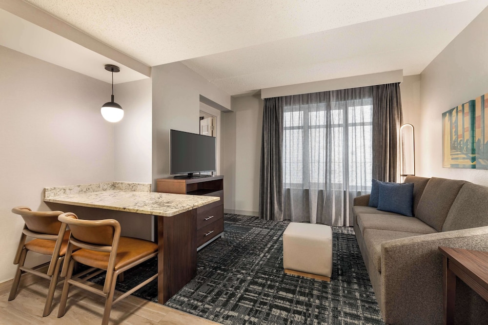 Suite, 1 King Bed with Sofa bed, Non Smoking (1 Bedroom, Larger) - Photo 3
