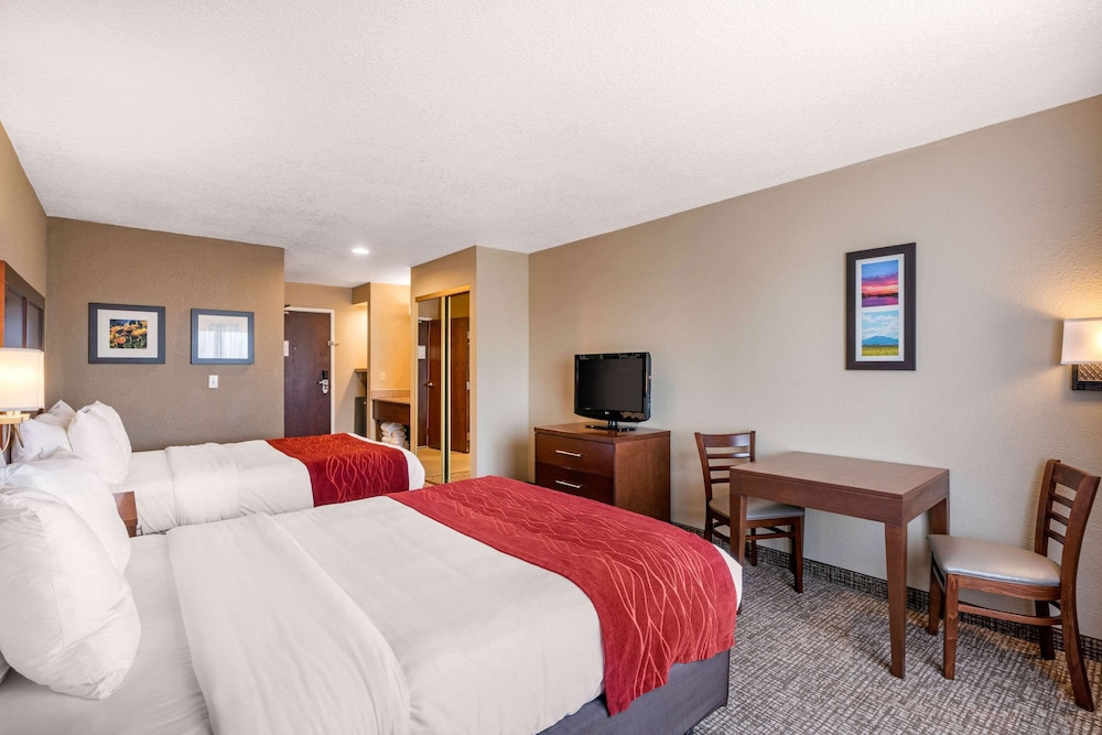 Room, 2 Queen Beds, Non Smoking - Photo 4