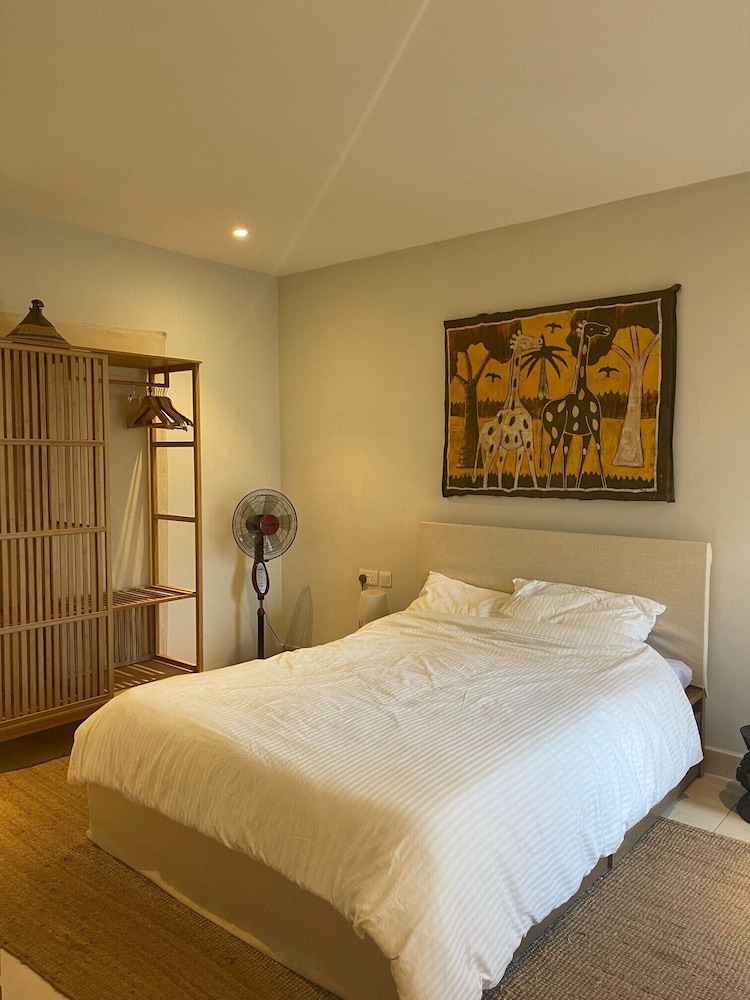 Comfort Apartment, 1 Queen Bed, Pool Access, Garden View (B2)