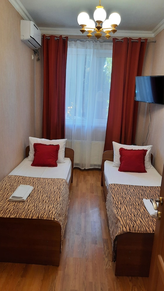 Economy Triple Room photo 1