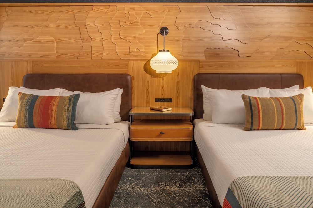 Room, 2 Queen Beds, Harbor View