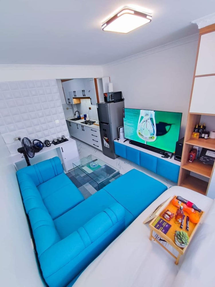 Deluxe Studio