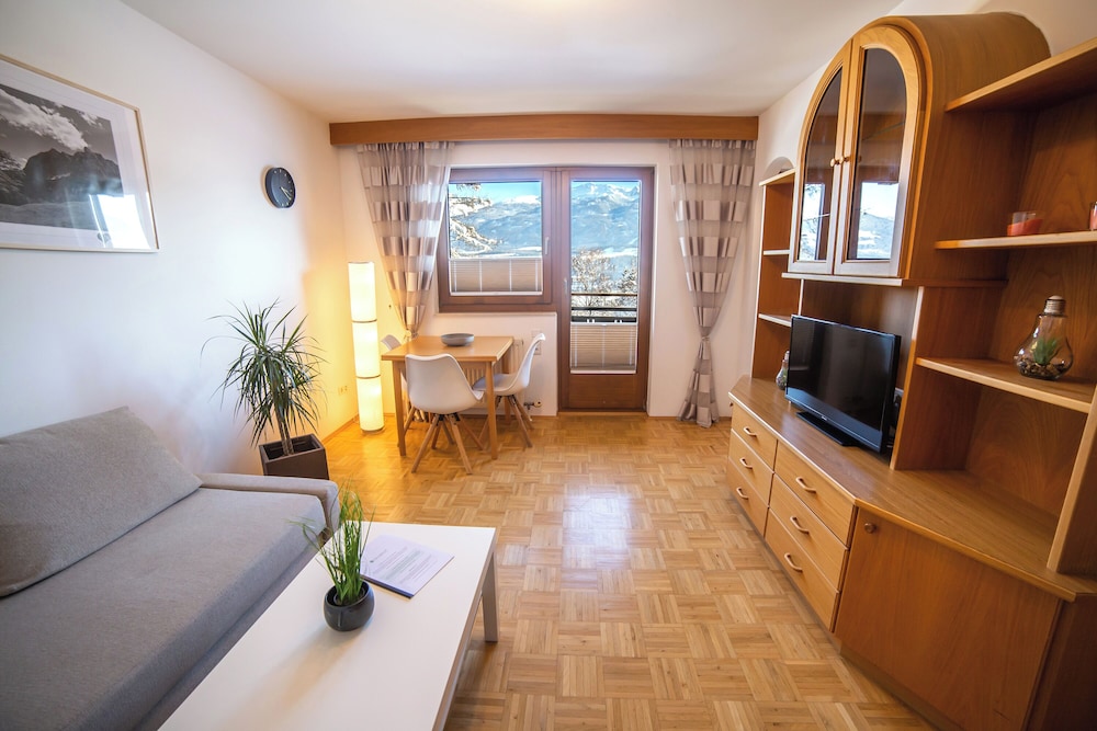 Apartment, Southern Side photo 1