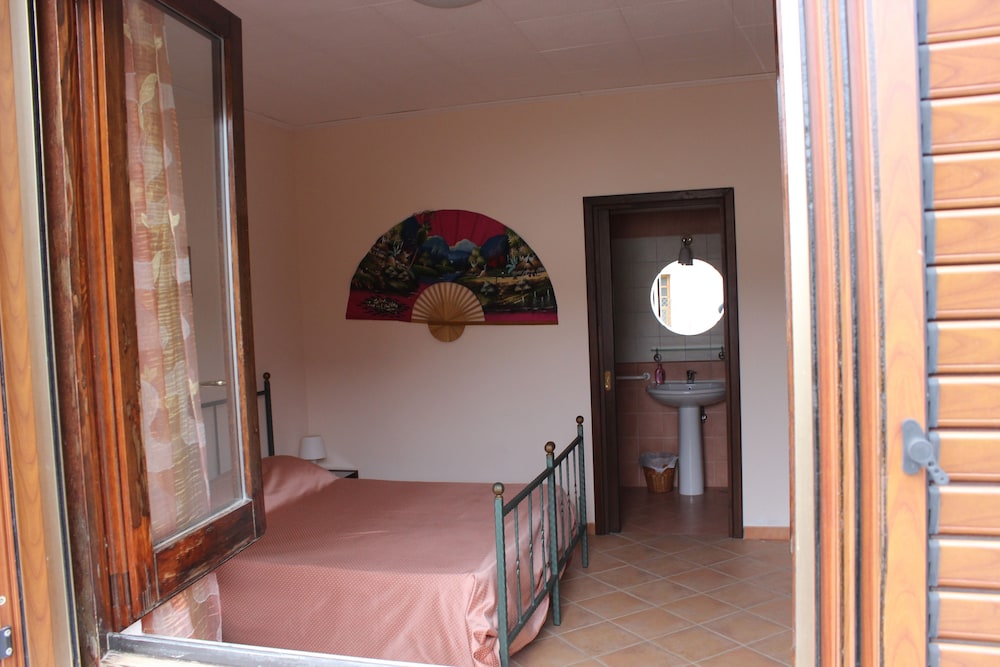 Classic Double Or Twin Room photo 3