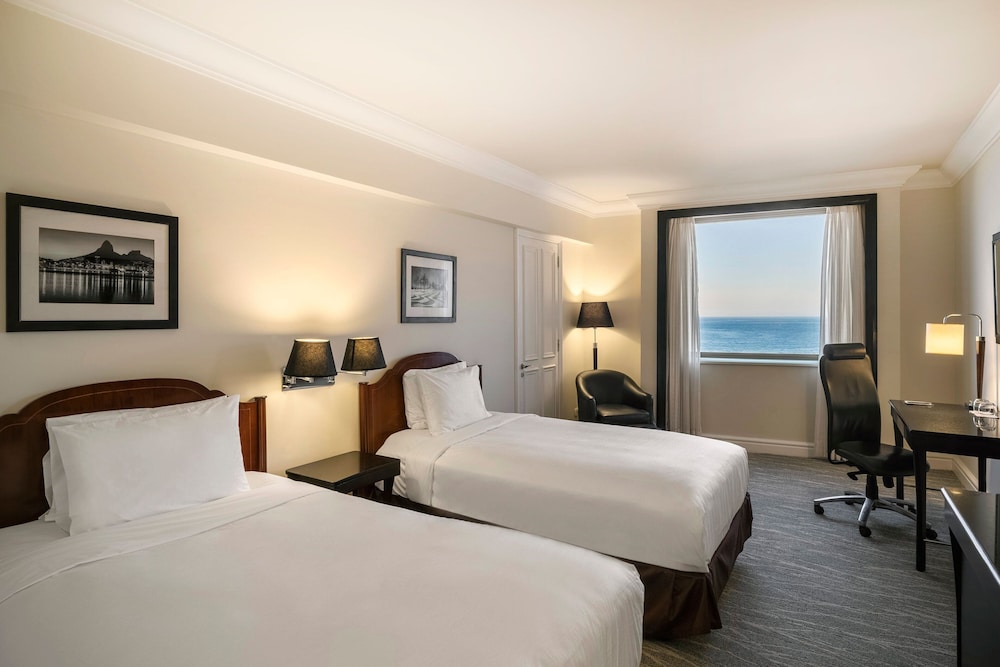 Room, 2 Twin Beds, Ocean View thumbnail 5