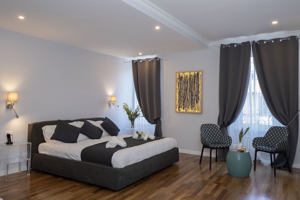 Deluxe Quadruple Room