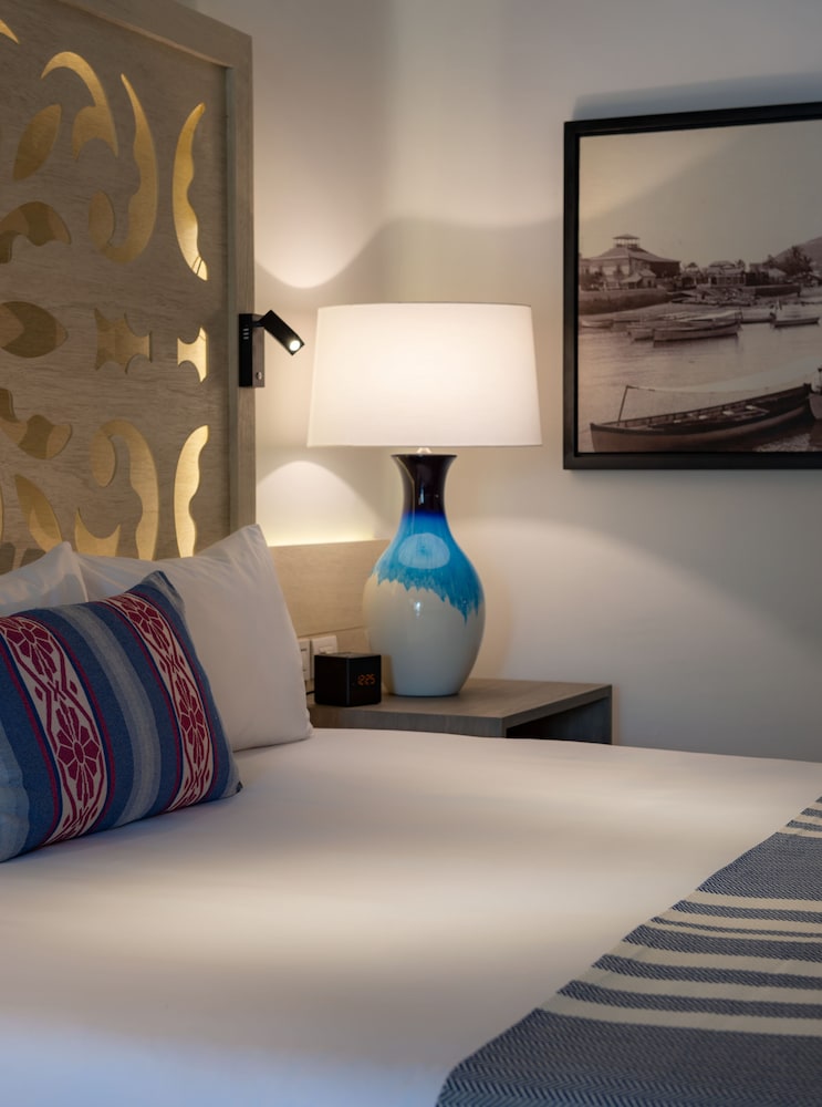 Luxury Suite Ocean View - Photo 3