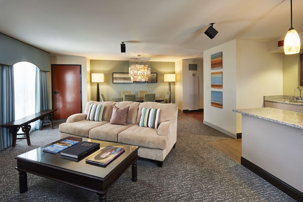 King Room with Resort View thumbnail 5