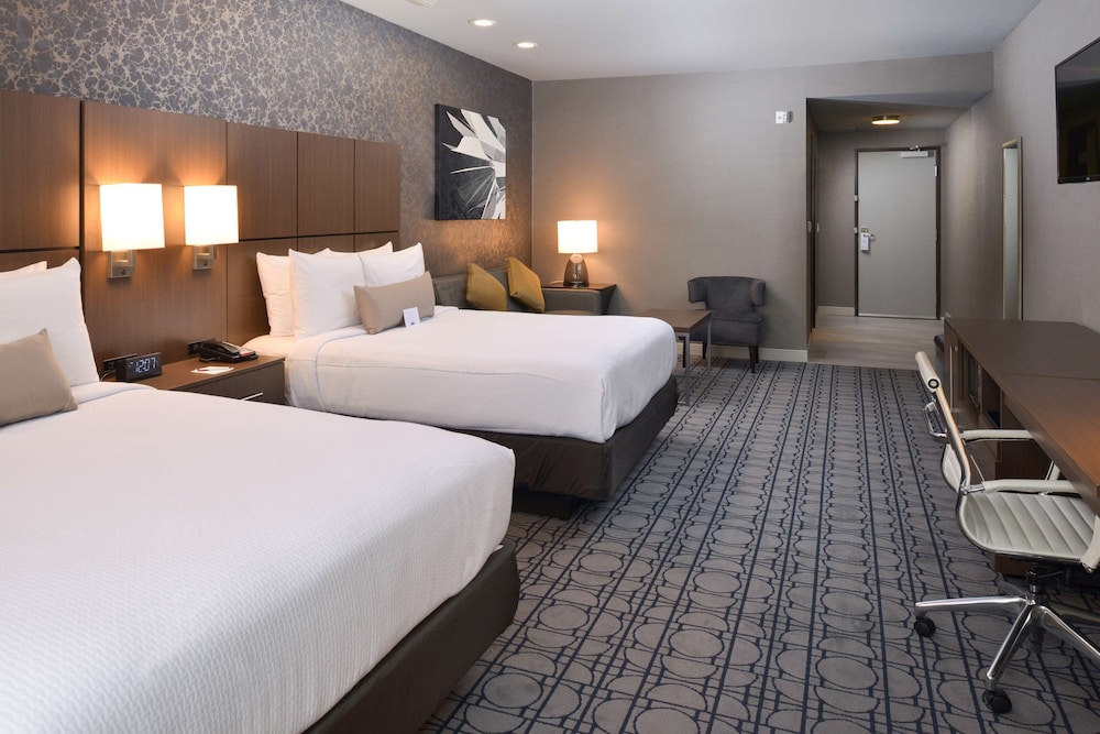 Standard Room, 2 Queen Beds, Accessible, Bathtub photo 1