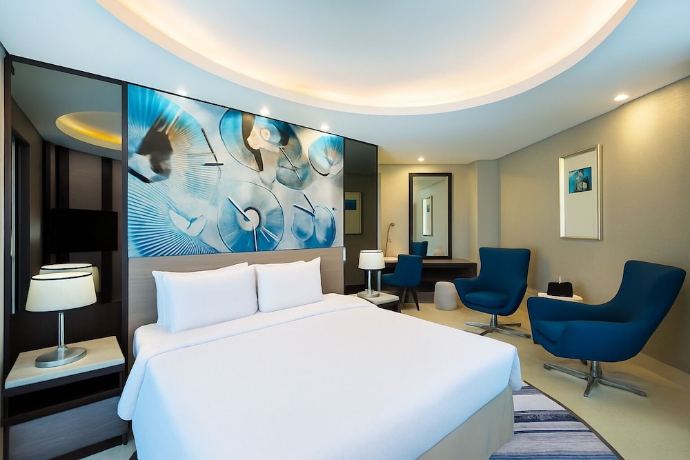 Executive Suite, 1 King Bed photo 3