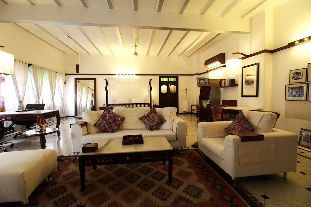 Modern Heritage Grand Room - Photo 9