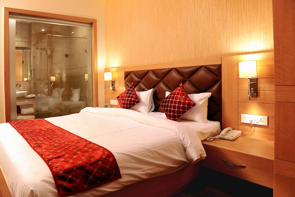 Deluxe Double Room, 1 Double Bed, City View - Photo 4