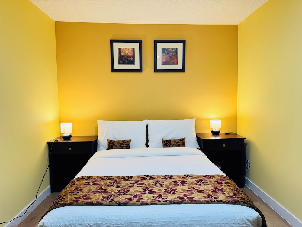 Deluxe Double | Sofa bed | Desk photo 1