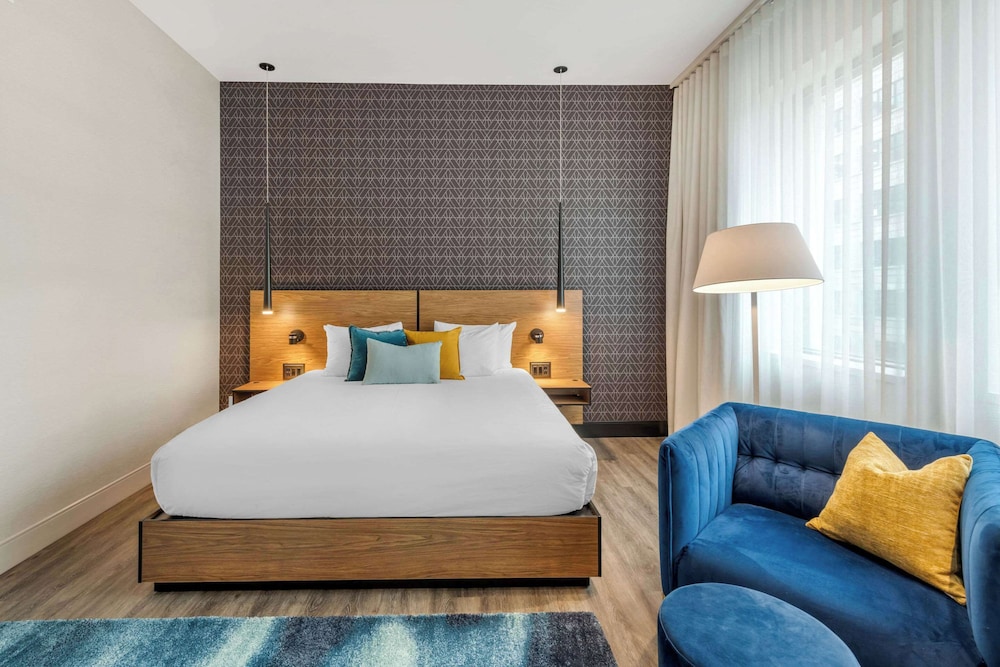 Superior Room, 1 Queen Bed, Non Smoking - Photo 3