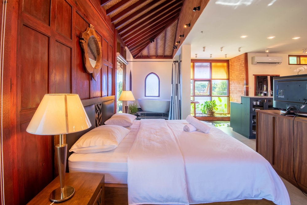 Royal Orchid Villa - Photo 19