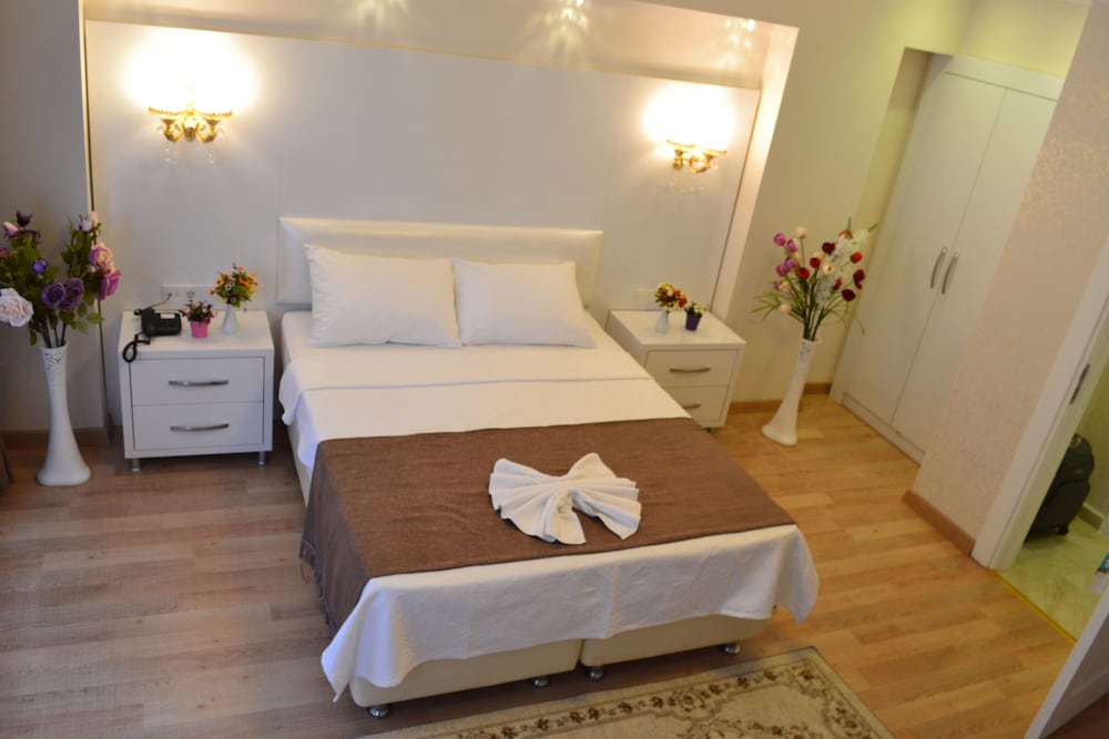 Economy Double Room, Basement Floor photo 2