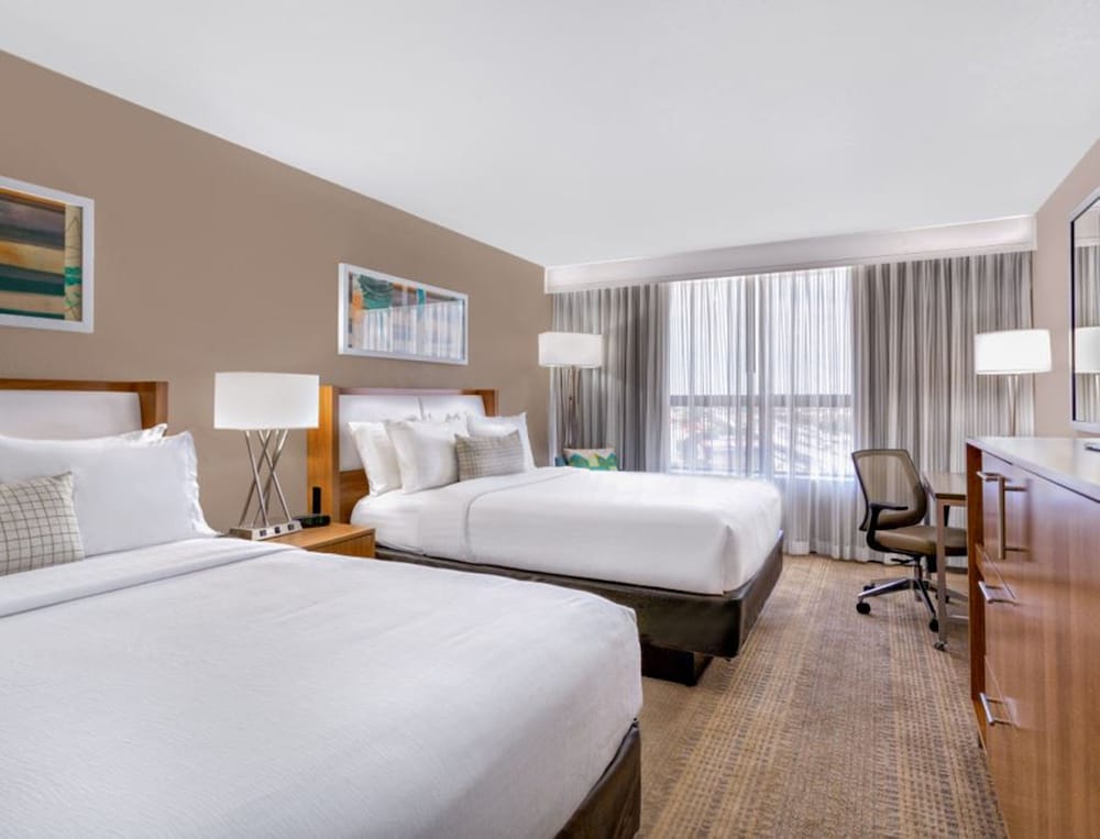 Standard Room, 2 Queen Beds, Accessible - Photo 7