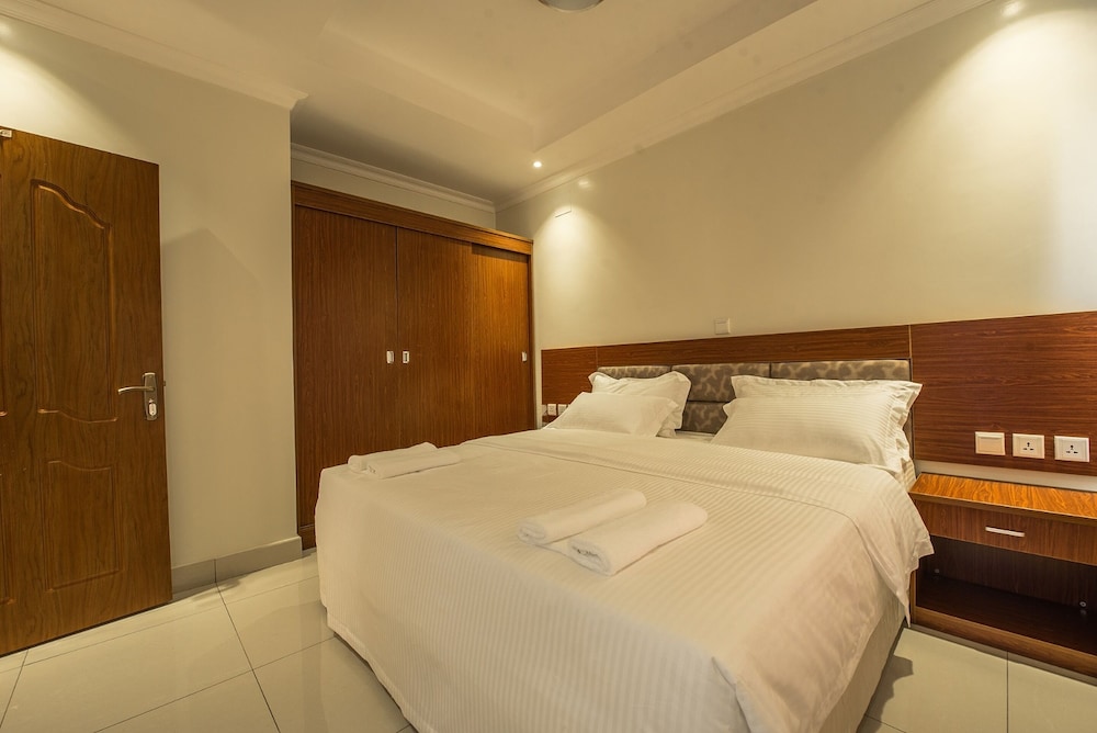 Apartment, 2 Bedrooms - Photo 29