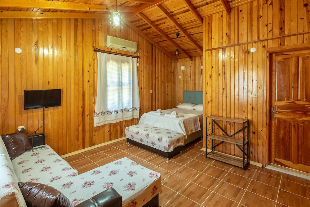 Deluxe Bungalow, 1 Bedroom, Garden View photo 1