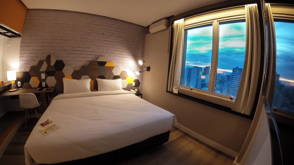 Standard Room, 1 Double Bed, Non Smoking - Photo 10