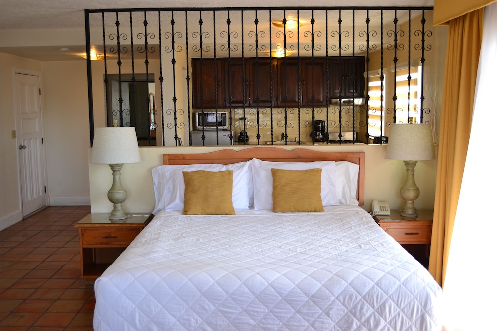 Suite (With Kitchen)