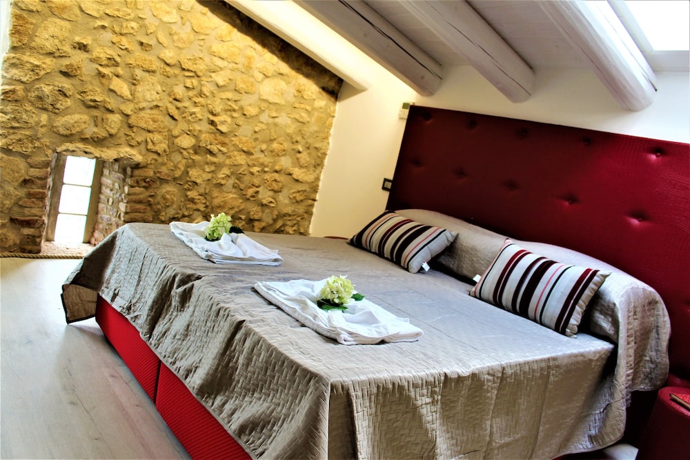 Deluxe Room, Courtyard View, Tower photo 1