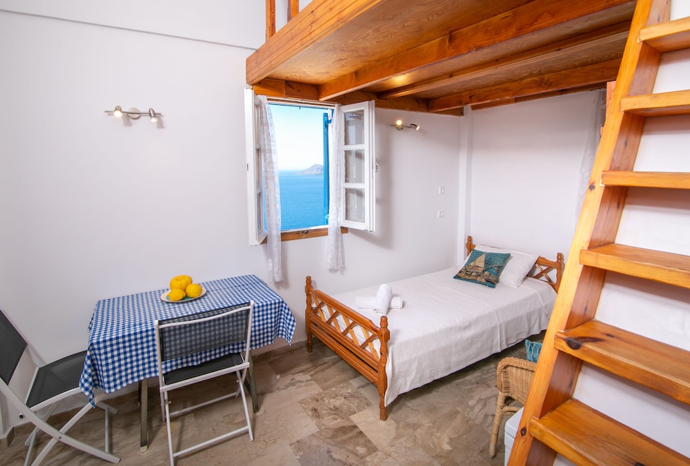 Standard Room (Caldera View)