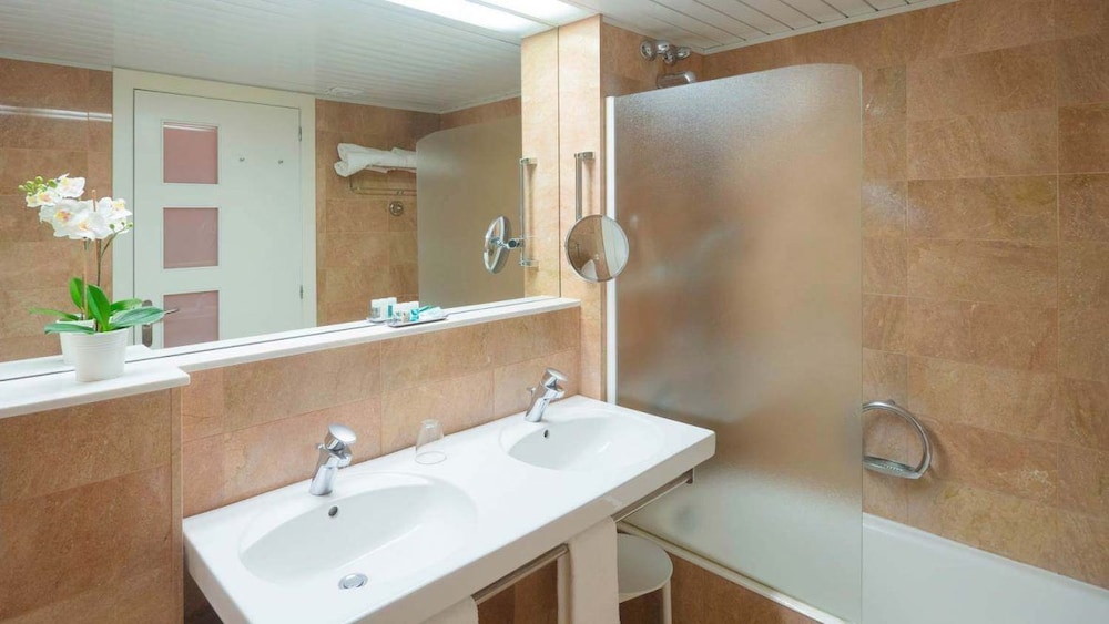 Double Room - Photo 3
