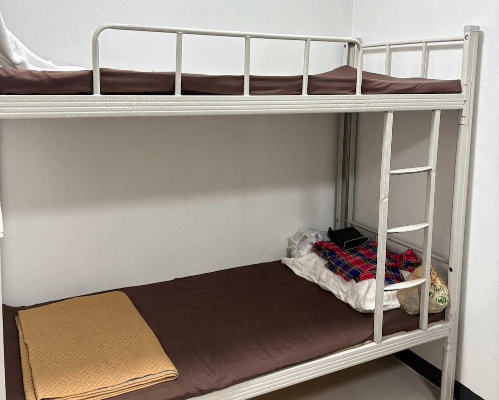Shared Dormitory, Men only photo 3