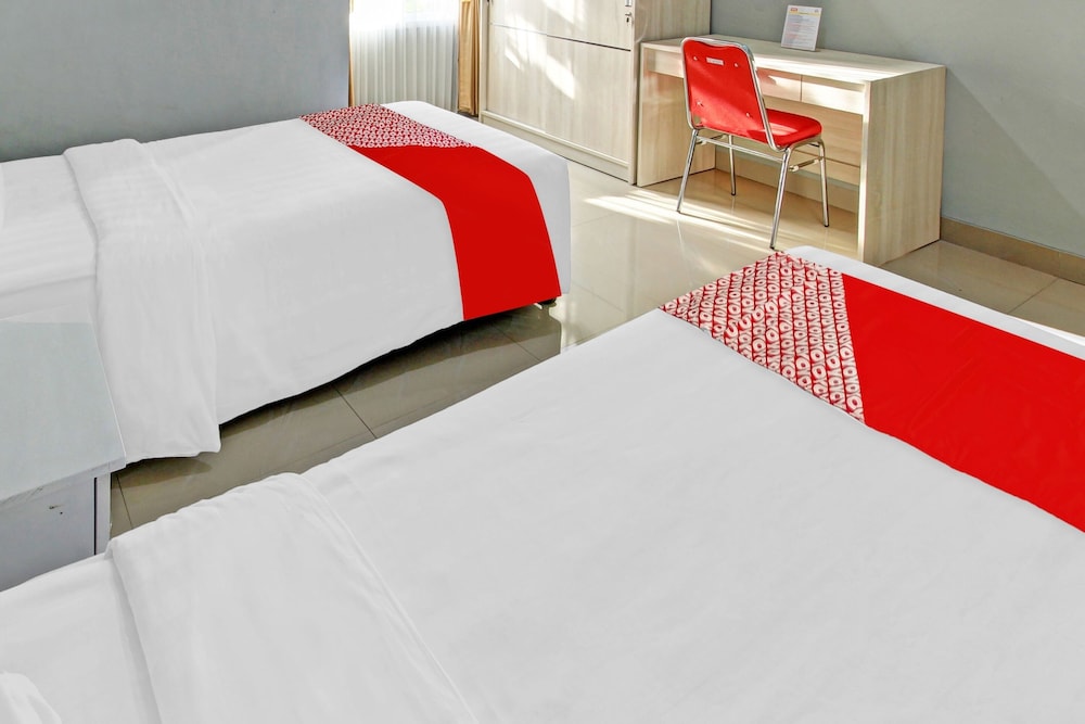 Standard Twin Room - Photo 4