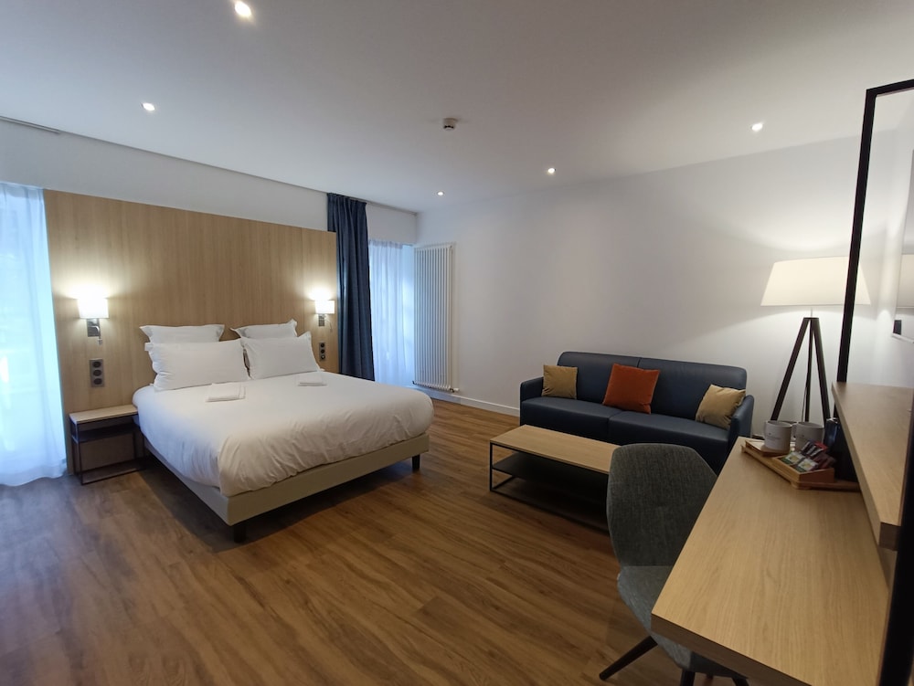 Quadruple Room - Photo 1