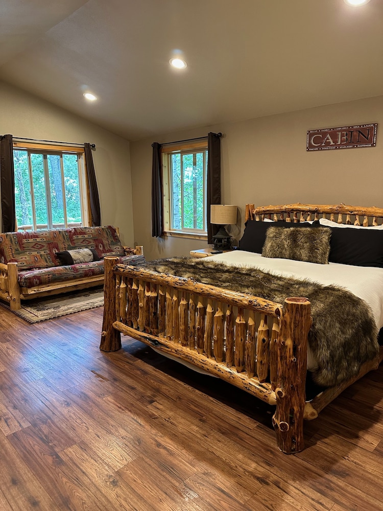 Luxury Cabin, 1 King Bed with Sofa bed, Mountain View, Mountainside