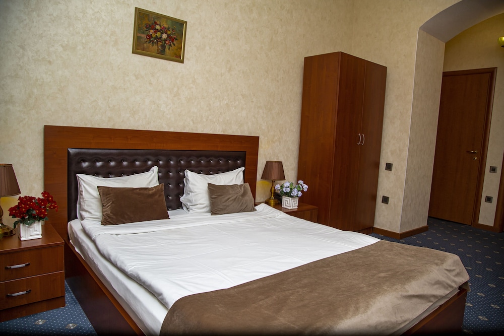 Standard Double Room photo 3