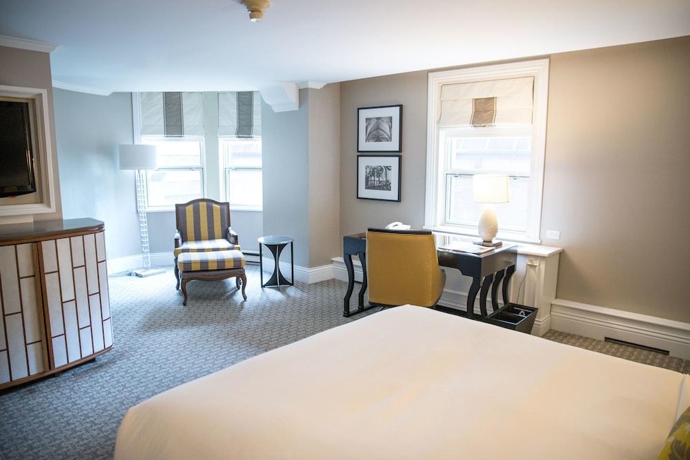 Deluxe Room, 1 Queen Bed