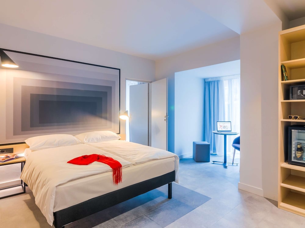 Room, 1 Double Bed - Photo 3